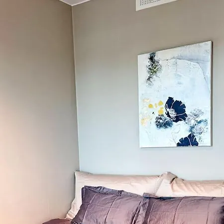Quiet & Central 2br With High Standard And Views Apartament *