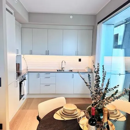 Apartament Quiet & Central 2br With High Standard And Views *